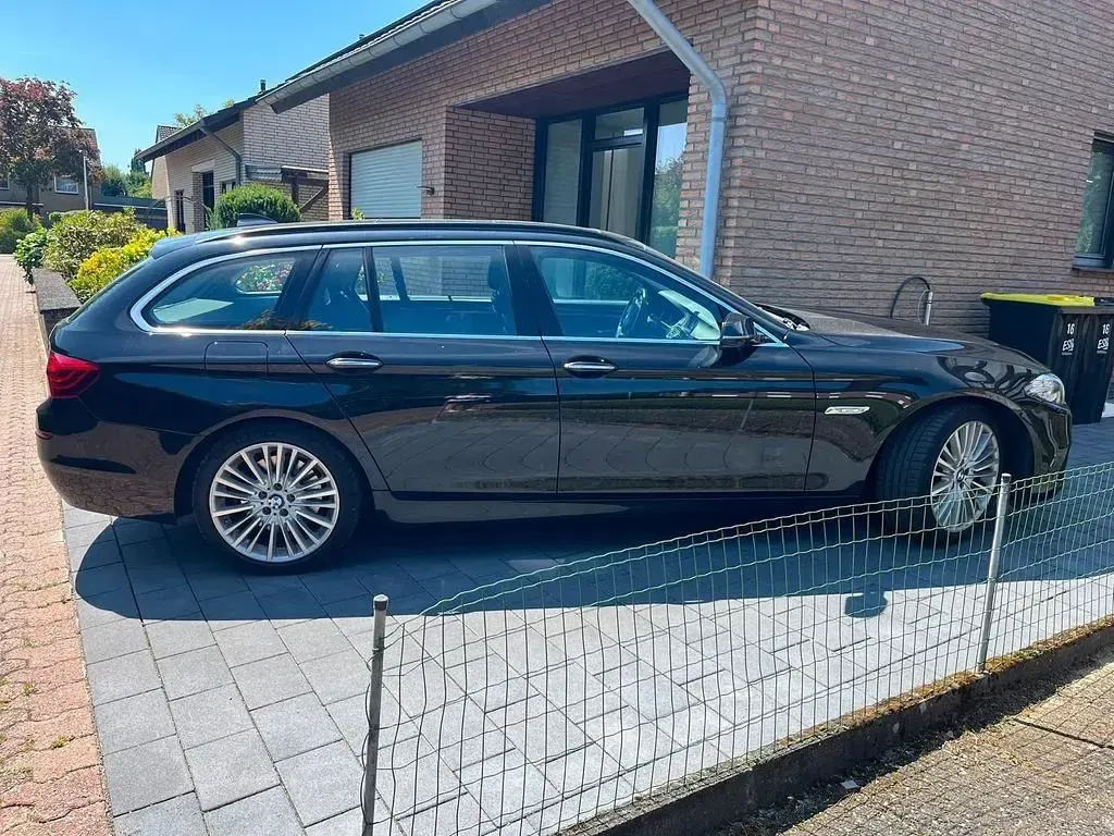 Gebraucht BMW 530 Luxury Line 258 PS (189 kW) 2015 Schwarz Kombi