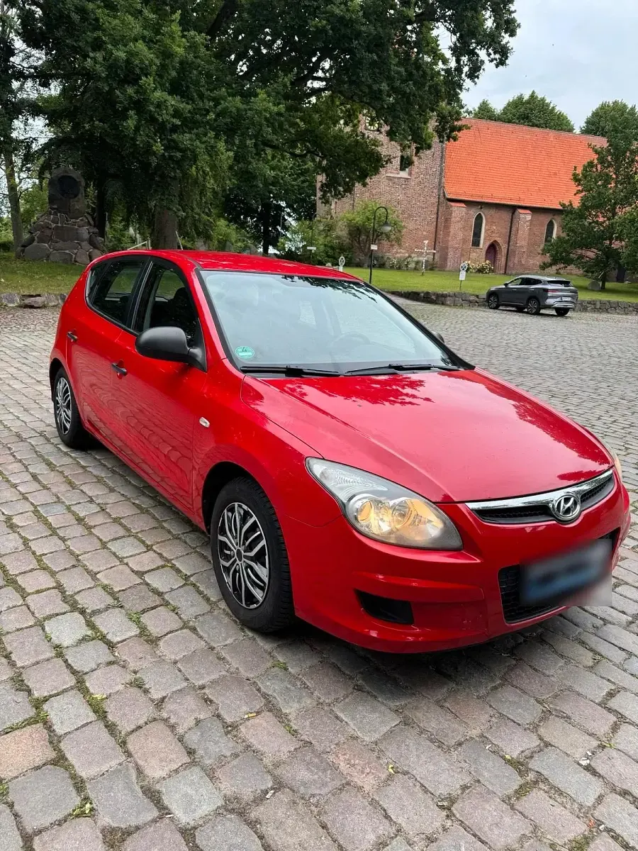 Gebraucht Hyundai i30 109 PS (80 kW) 2009 Rot Kleinwagen
