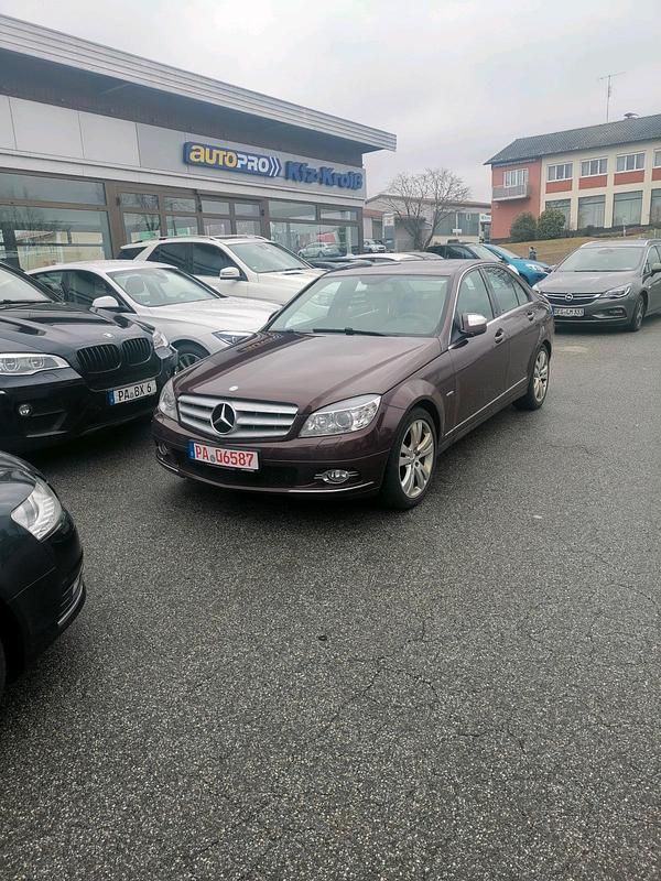 Rot Gebraucht 2007 Mercedes C230 Limousine | 5.200 € (Fairer Preis) - Bild 1/2
