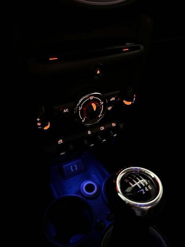 Second-hand Mini ONE 98 CP (72 kW) 2013 Negru Hatchback