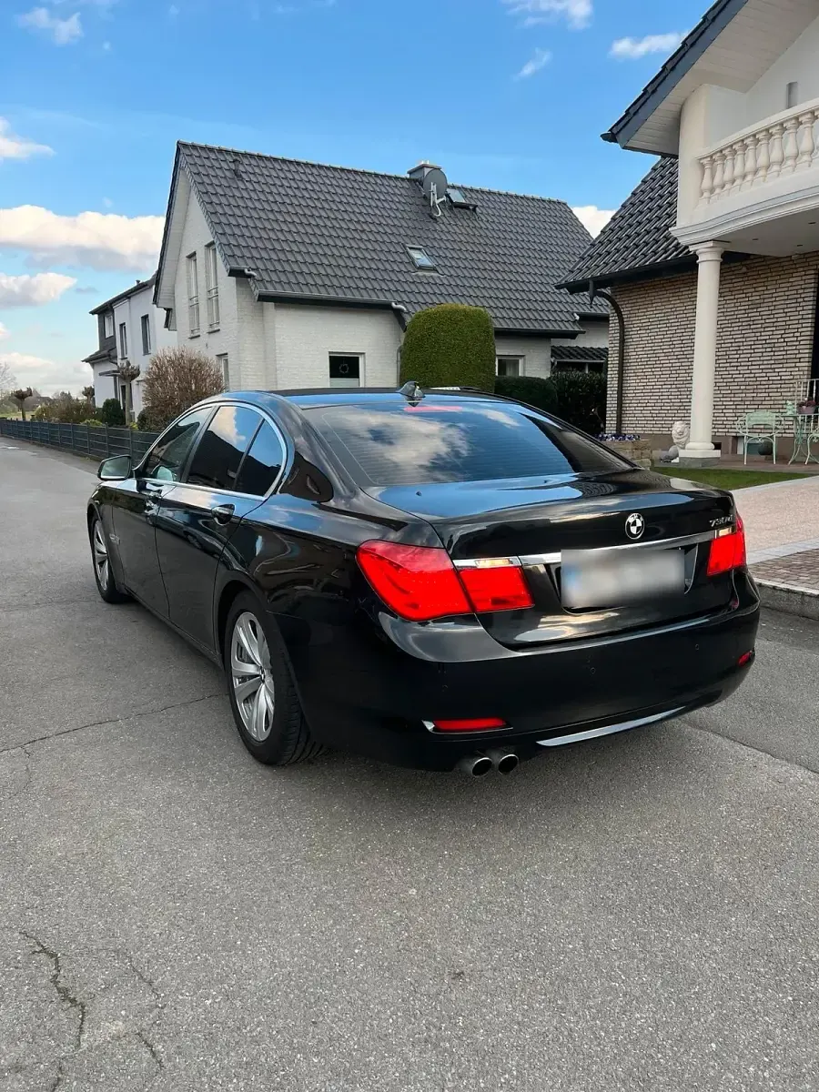 Gebraucht BMW 730 245 PS (180 kW) 2010 Schwarz Limousine
