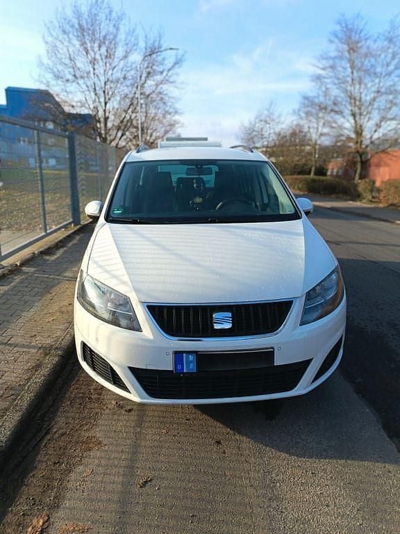 Weiß Gebraucht 2013 Seat Alhambra 4You Van / Kleinbus | 9.000 € (Superpreis) - Bild 1/4