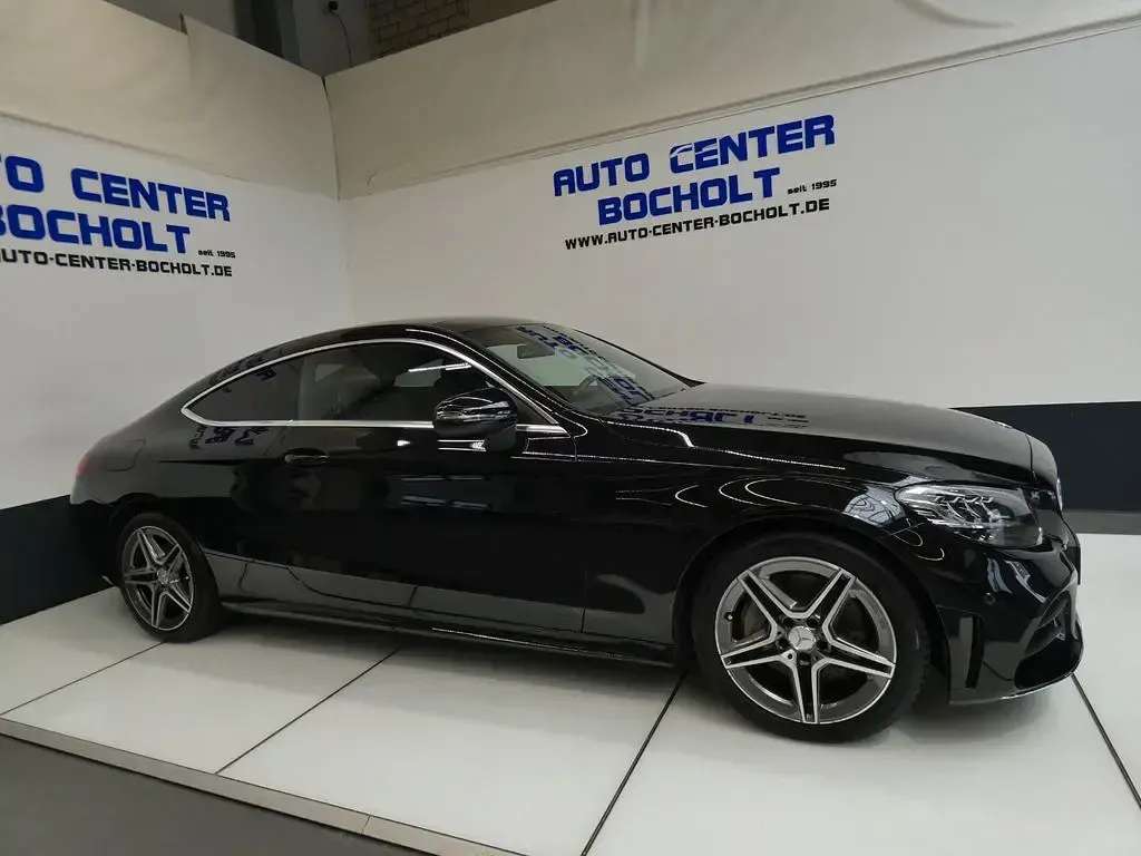 Gebraucht Mercedes C300 AMG 258 PS (189 kW) 2022 Schwarz Coupé