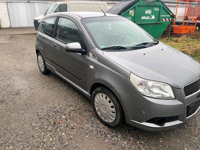 Gebraucht Chevrolet Aveo 88 PS (64 kW) 2010 Grau Kleinwagen