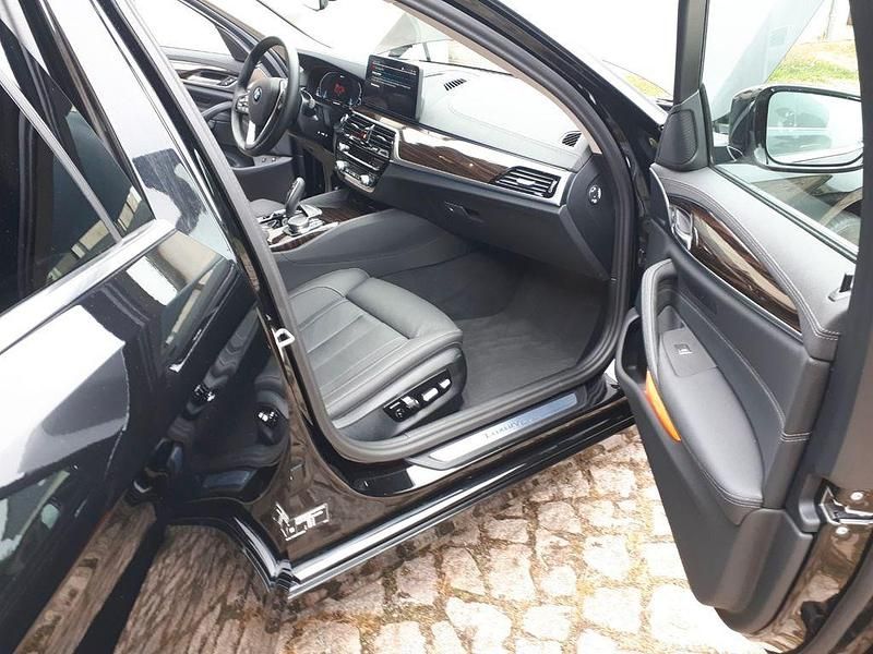 Gebraucht BMW 530e Performance 292 PS (214 kW) 2022 Schwarz Limousine