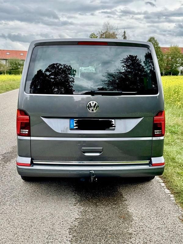 Gebraucht VW Multivan Generation Six 150 PS (110 kW) 2021 Grau Van