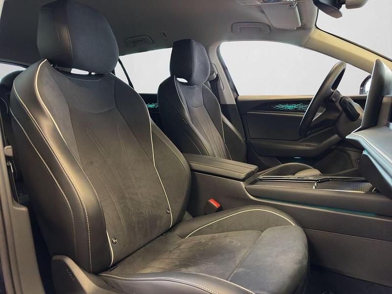 Gebraucht VW Passat Elegance 150 PS (110 kW) 2025 Grenadillschwarz metallic (metallic) Kombi