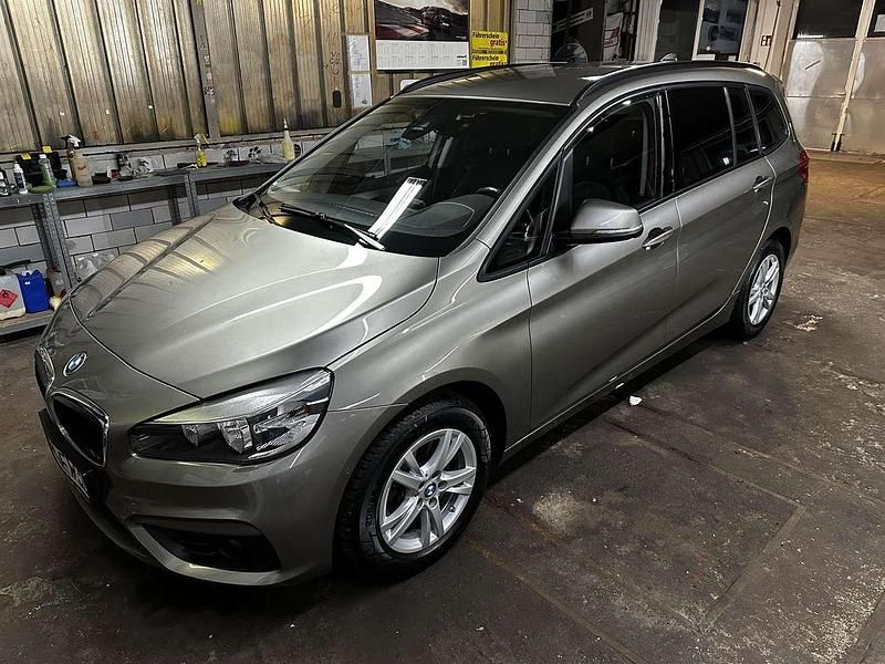 Bronze Gebraucht 2017 BMW 218 Advantage Van / Kleinbus | 12.750 € (Fairer Preis) - Bild 1/4