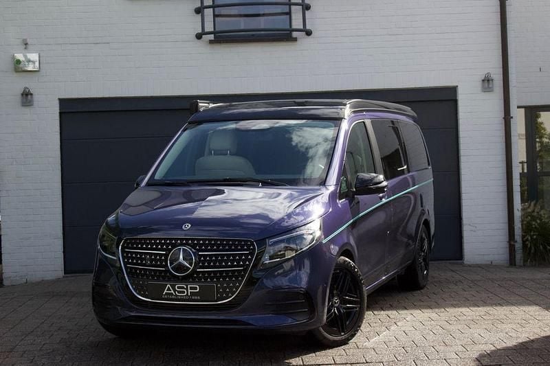 Blau Gebraucht 2024 Mercedes V300 Marco Polo Van / Kleinbus | 97.500 € - Bild 1/4