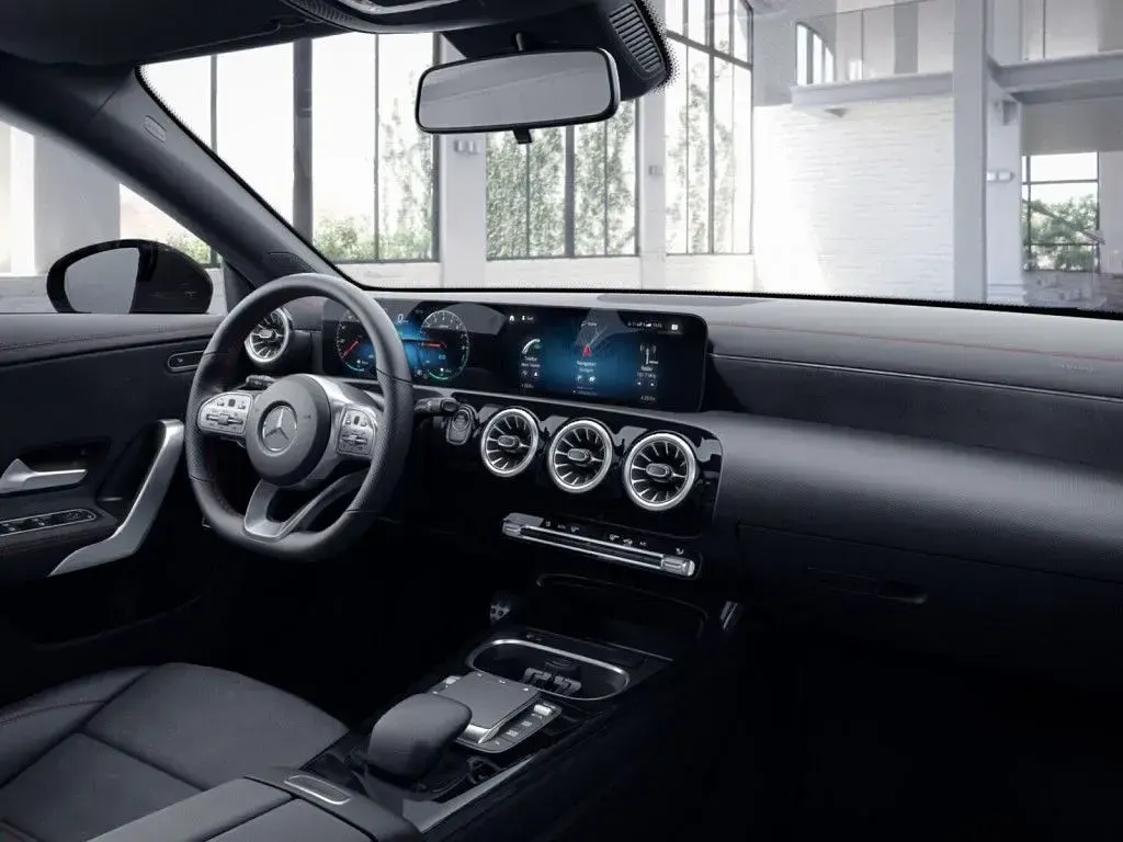 Gebraucht Mercedes CLA250 AMG 160 PS (117 kW) 2021 Schwarz / nachtschwarz Limousine