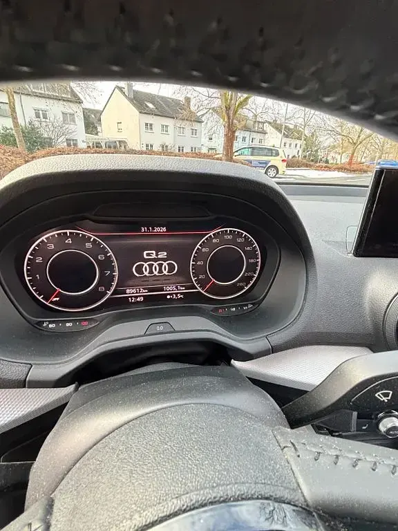Gebraucht Audi Q2 Design 150 PS (110 kW) 2018 Grau SUV