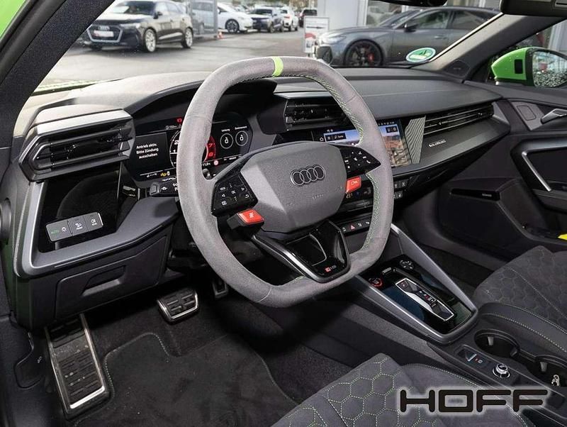 Gebraucht Audi RS3 Ambiente 400 PS (294 kW) 2025 Kyalamigrün Limousine