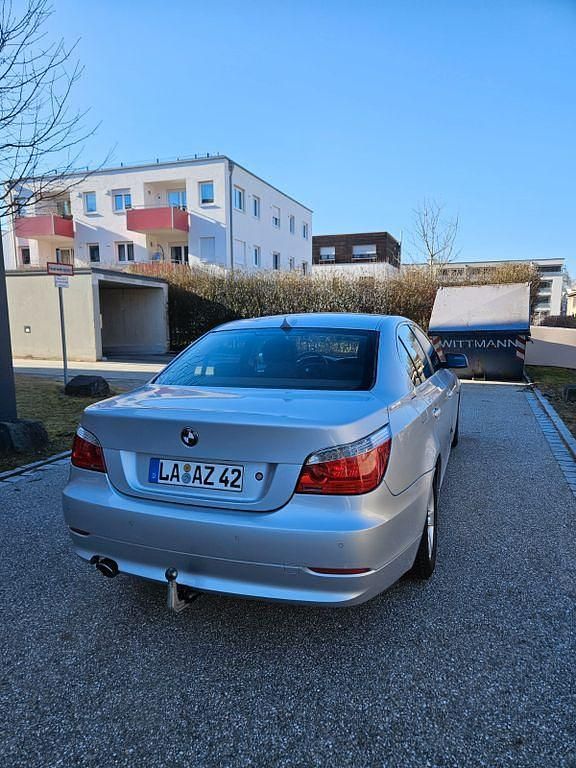 Gebraucht BMW 520 177 PS (130 kW) 2008 Silber Limousine