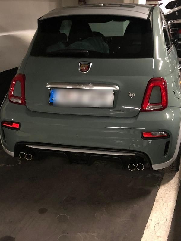 Grün Gebraucht 2020 Abarth 695 Kleinwagen | 26.000 € (Etwas zu teuer) - Bild 1/4