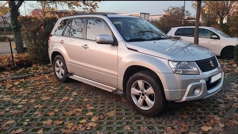 Gebraucht Suzuki Grand Vitara Comfort 169 PS (124 kW) 2012 Silber SUV