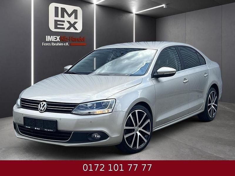 Gebraucht VW Jetta Highline 200 PS (147 kW) 2012 Silber Limousine