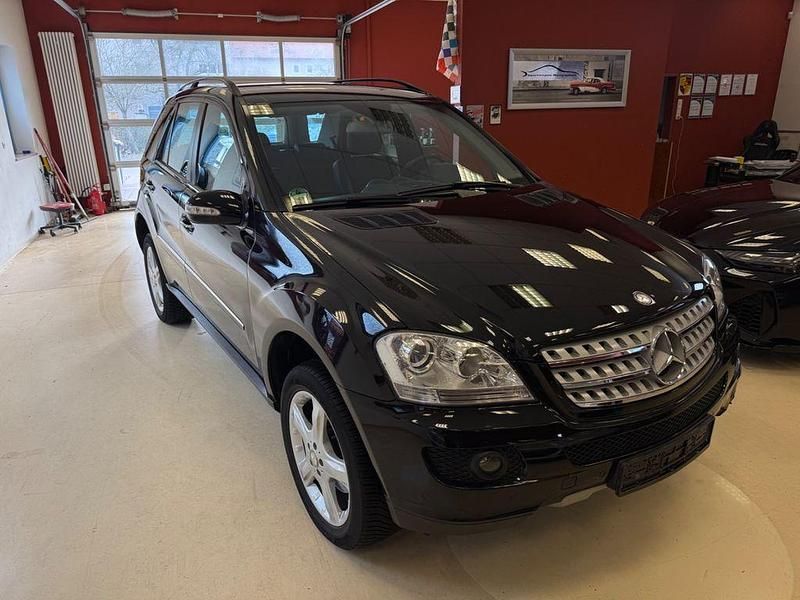 Schwarz Gebraucht 2008 Mercedes ML280 SUV | 14.890 € (Teuer) - Bild 1/4