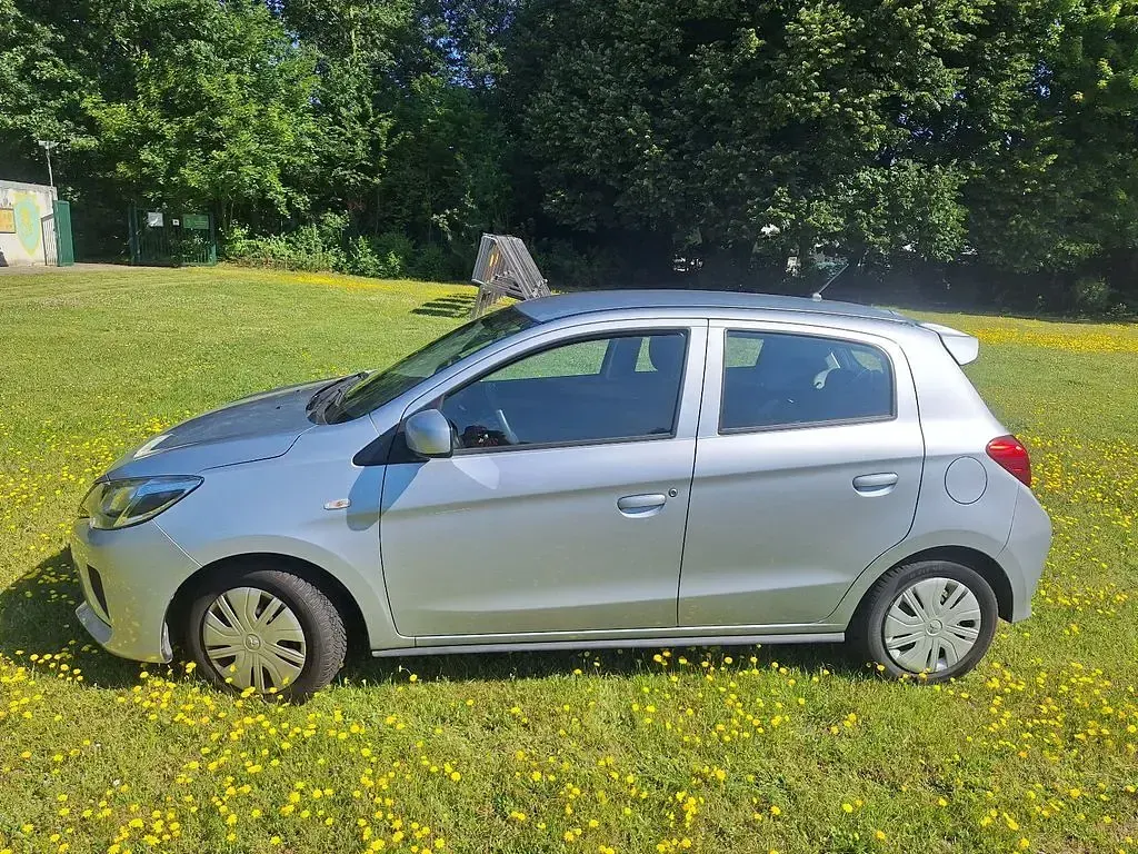 Gebraucht Mitsubishi Space Star Select 71 PS (52 kW) 2023 Silber Kleinwagen