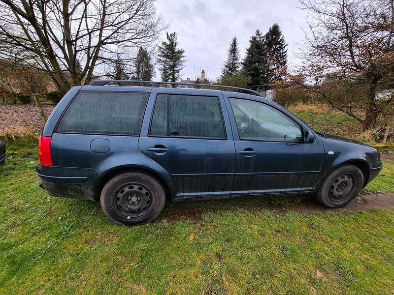 Gebraucht VW Golf IV 101 PS (74 kW) 2005 Schwarz Kombi
