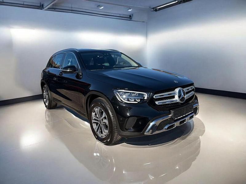 Gebraucht Mercedes GLC200 197 PS (144 kW) 2021 Schwarz SUV