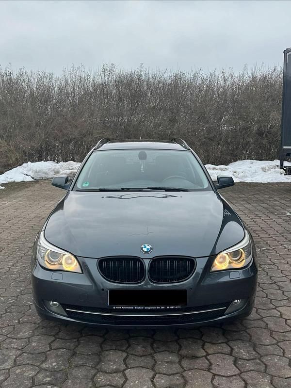 Gebraucht BMW 520 163 PS (119 kW) 2010 Grau Kombi