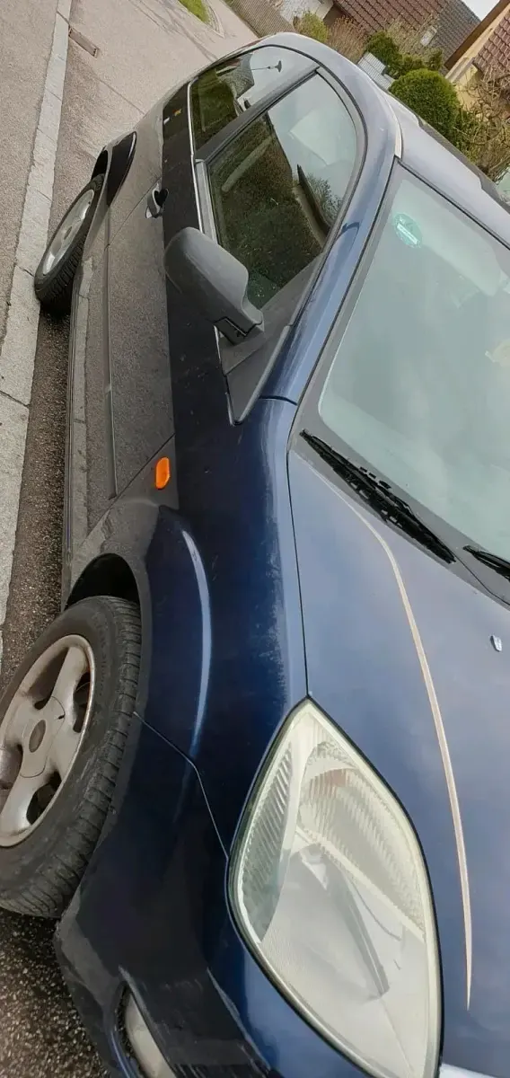 Gebraucht Ford Fiesta 80 PS (58 kW) 2004 Blau Kleinwagen