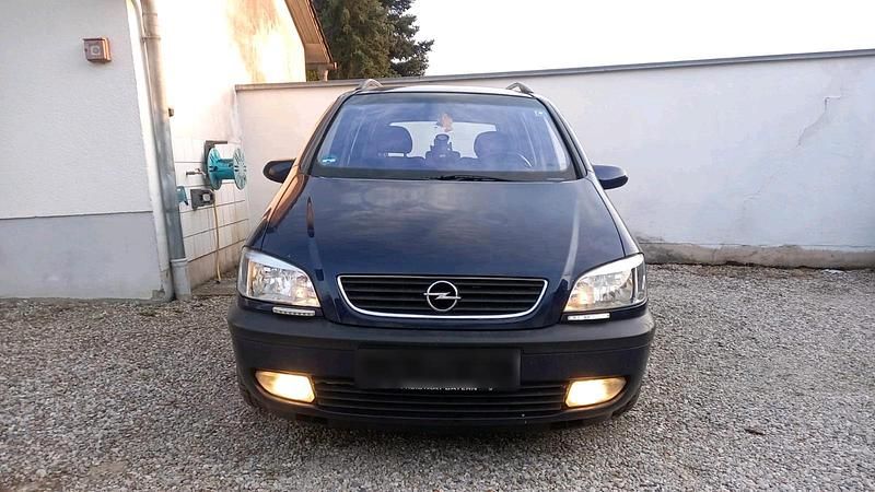 Gebraucht Opel Zafira 129 PS (94 kW) 2000 Blau Van / Kleinbus