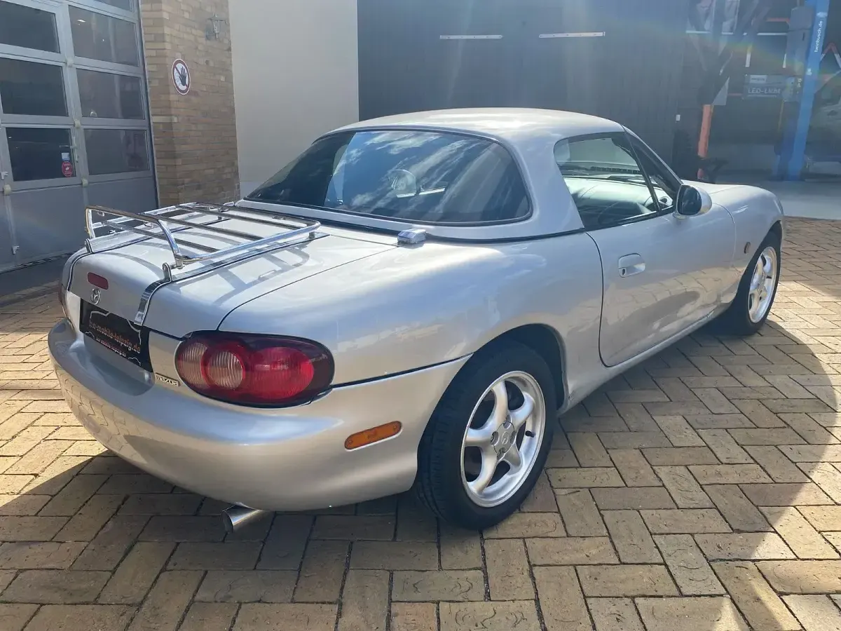 Gebraucht Mazda MX5 146 PS (107 kW) 2001 False Cabrio