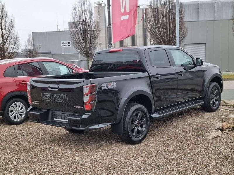 Neu Isuzu D-Max 163 PS (119 kW) 2025 Onyx black metallic Van / Kleinbus