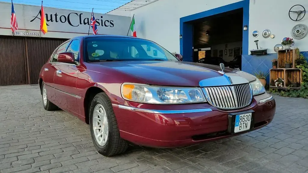 Gebraucht Lincoln Town Car 235 PS (172 kW) 1998 Rot Limousine