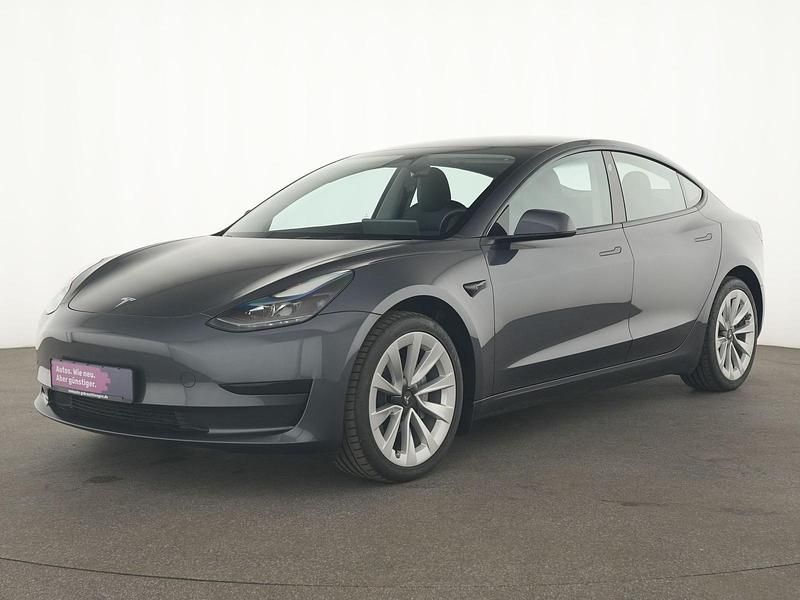 Grau Gebraucht 2023 Tesla Model 3 Limousine | 31.442 € (Fairer Preis) - Bild 1/4
