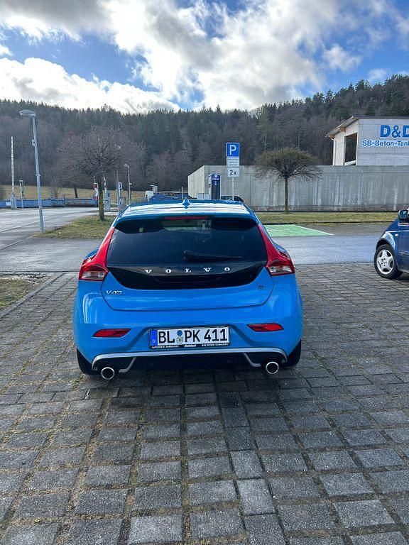 Gebraucht Volvo V40 R-Design 190 PS (139 kW) 2015 Blau Limousine