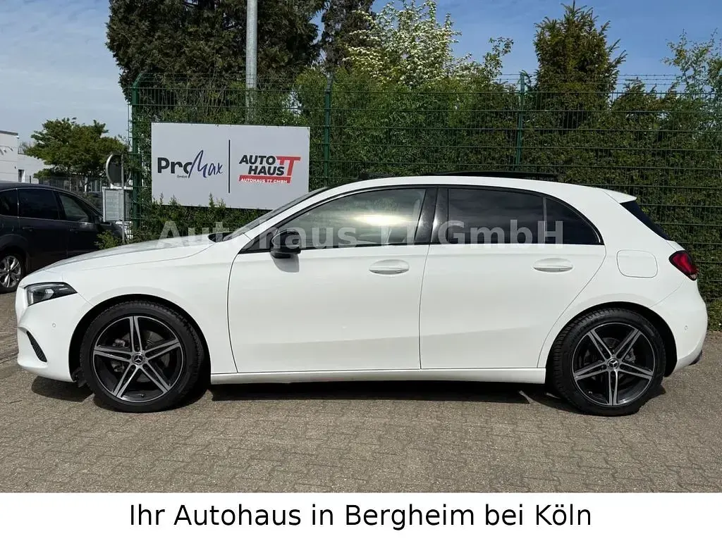 Gebraucht Mercedes A200 Night 163 PS (119 kW) 2019 Weiß Limousine