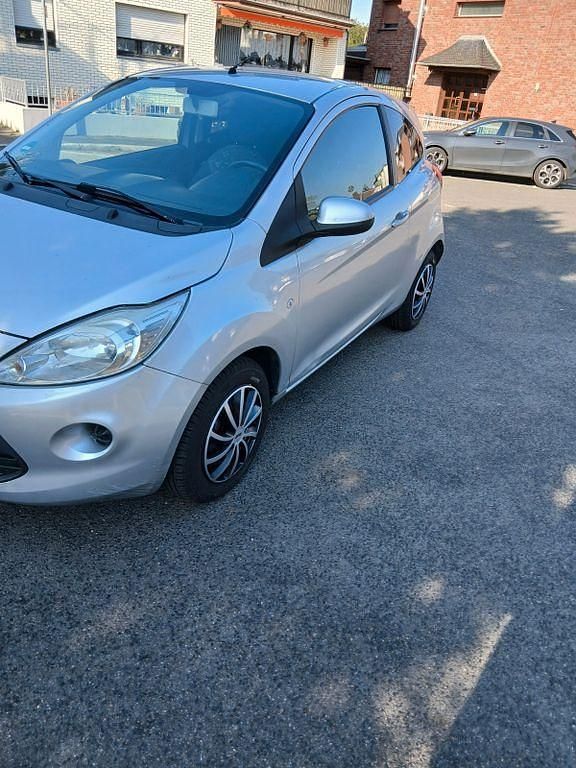 Gebraucht Ford Ka Titanium 69 PS (50 kW) 2010 Silber Kleinwagen