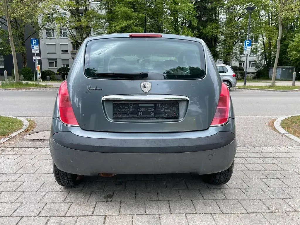 Gebraucht Lancia Ypsilon 95 PS (69 kW) 2004 Grau Kleinwagen