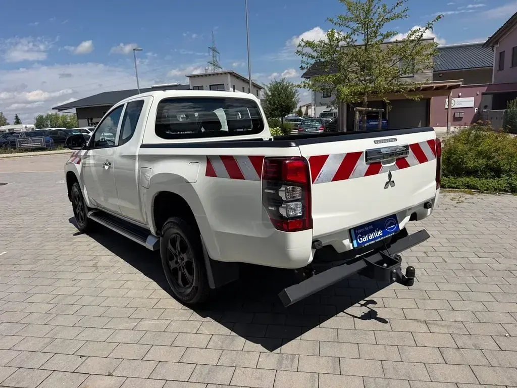 Gebraucht Mitsubishi L200 150 PS (110 kW) 2021 Weiß Pickup