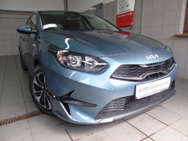 Grau Neu 2024 Kia Ceed Limousine | 21.990 € (Guter Preis) - Bild 1/4