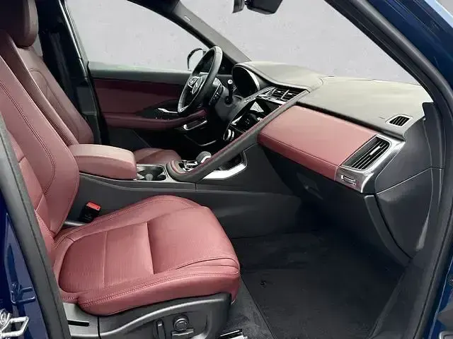 Używany Jaguar E-Pace R-Dynamic 241 KM (177 kW) 2023 Niebieski SUV