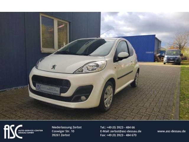 Gebraucht Peugeot 107 Active 68 PS (50 kW) 2012 Weiß Kleinwagen