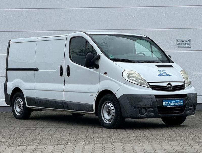 Gebraucht Opel Vivaro 114 PS (83 kW) 2011 Weiß Van / Kleinbus