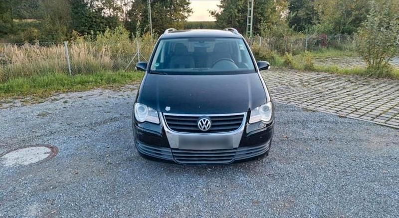 Schwarz Gebraucht 2008 VW Touran Highline Van / Kleinbus | 2.200 € (Superpreis) - Bild 1/4