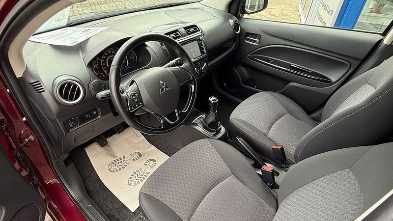 Gebraucht Mitsubishi Space Star Edition 80 PS (58 kW) 2017 Rot Limousine