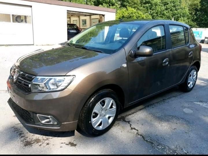 Braun Gebraucht 2018 Dacia Sandero Kleinwagen | 9.950 € - Bild 1/4