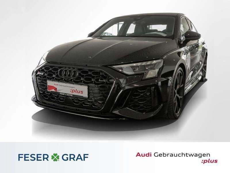 Mythosschwarz metallic Gebraucht 2022 Audi RS3 Ambiente Kleinwagen | 49.500 € (Guter Preis) - Bild 1/4