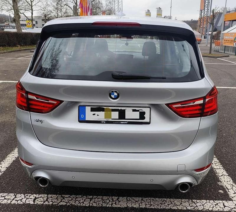 Gebraucht BMW 218 Advantage 150 PS (110 kW) 2020 Grau Van / Kleinbus
