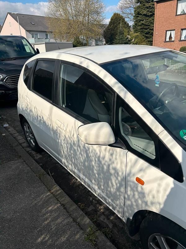 Gebraucht Honda Jazz 90 PS (66 kW) 2010 Weiß Kleinwagen