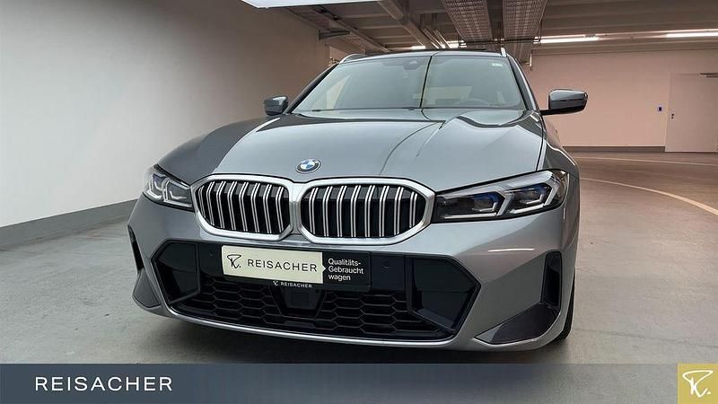 Grau Gebraucht 2024 BMW 330 M Sport Limousine | 44.949 € (Etwas zu teuer) - Bild 1/4