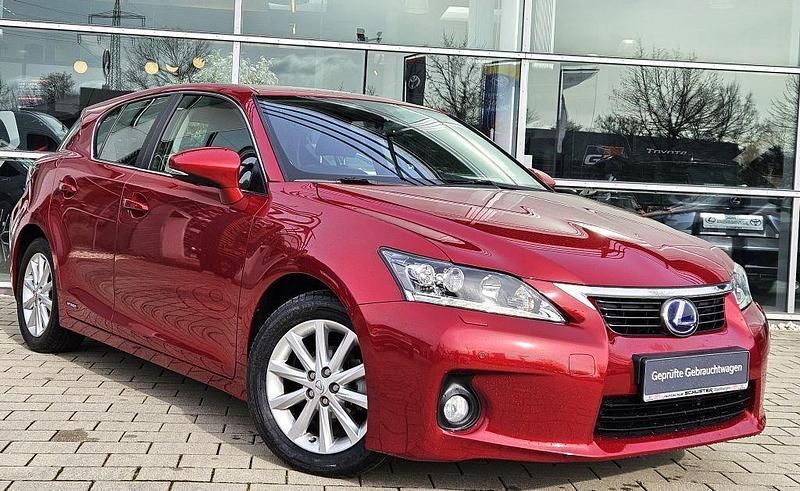Gebraucht Lexus CT200h Executive Line 136 PS (100 kW) 2012 Rot Limousine