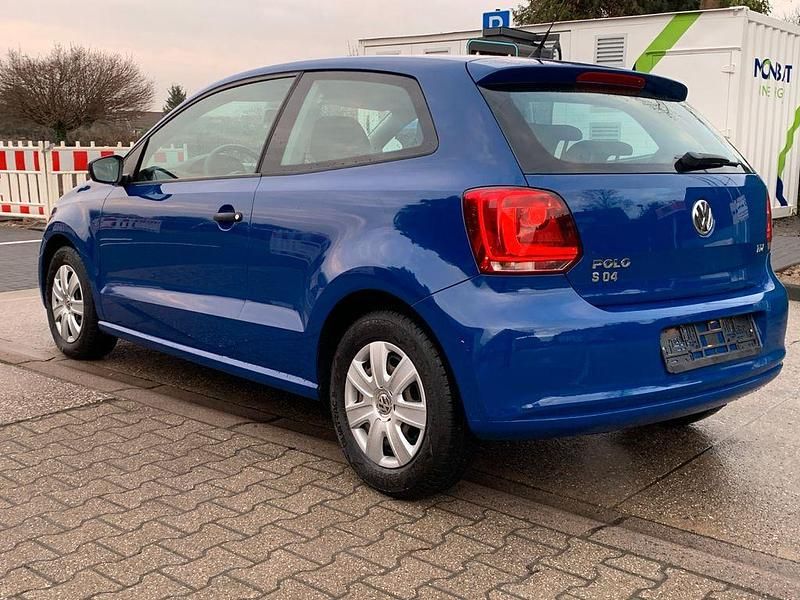 Gebraucht VW Polo Trendline 75 PS (55 kW) 2011 Blau Kleinwagen