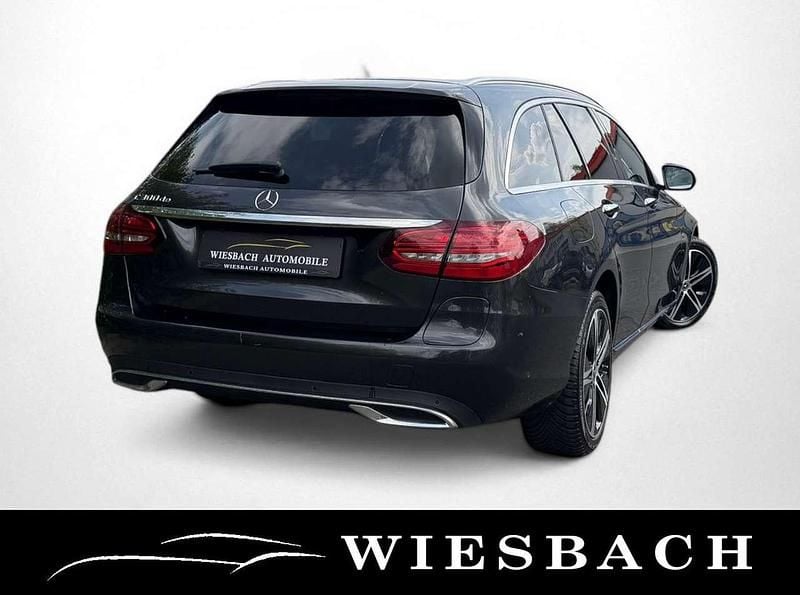 Używany Mercedes C300e 194 KM (142 kW) 2019 Szary Kombi